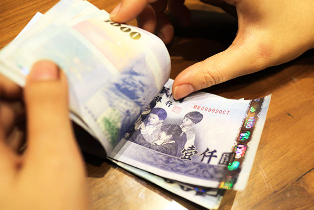 不好過的年　2018年終獎金只比去年增加「這麼多」