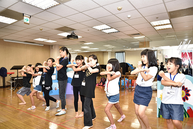 明台產險宣導校園安全，兒童音樂劇夏令營再升級