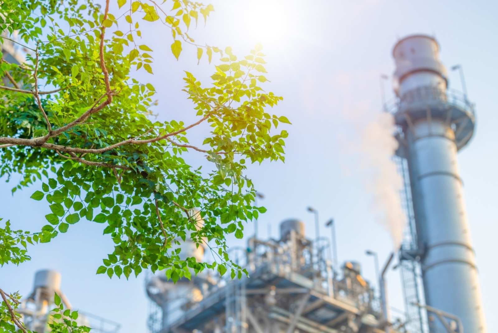 碳費收費辦法草案正式公告　自主減量可申請核定優惠費率，國外減量額度不得超過5%