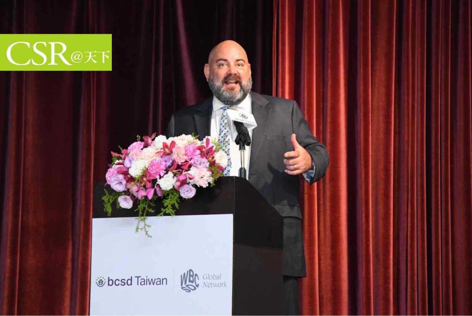 施崇棠親自介紹上台的Joe Phelan：社會不平等風險是2024年ESG重點，企業的永續解方需要以人為本