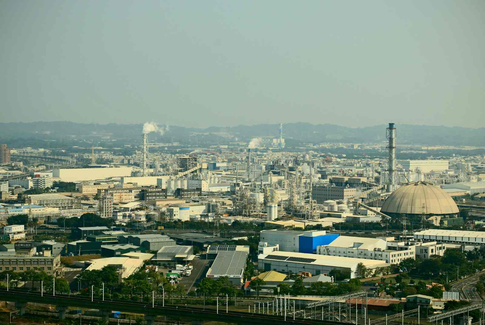台積電、中鋼、中油愈賺愈好？綠色和平：台灣20大排碳大戶每賺1兆就有7762億外部成本