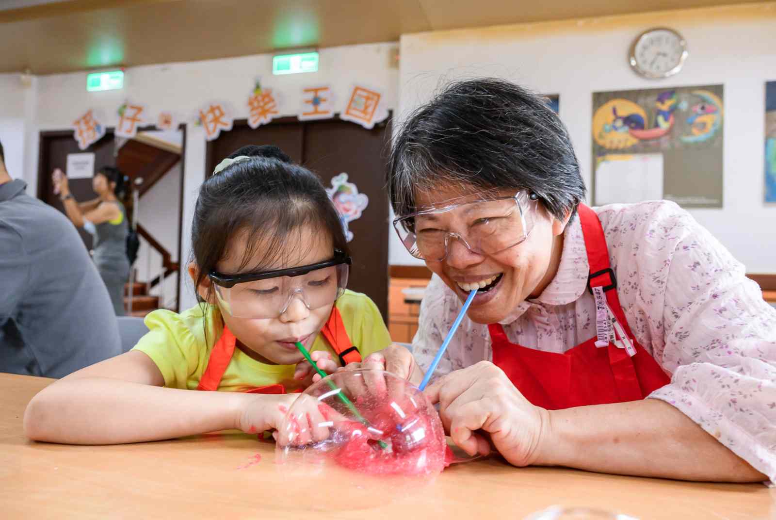 創造跨世代共融契機　科思創2024科學營，帶領阿公阿嬤走入孫子女的奇幻世界