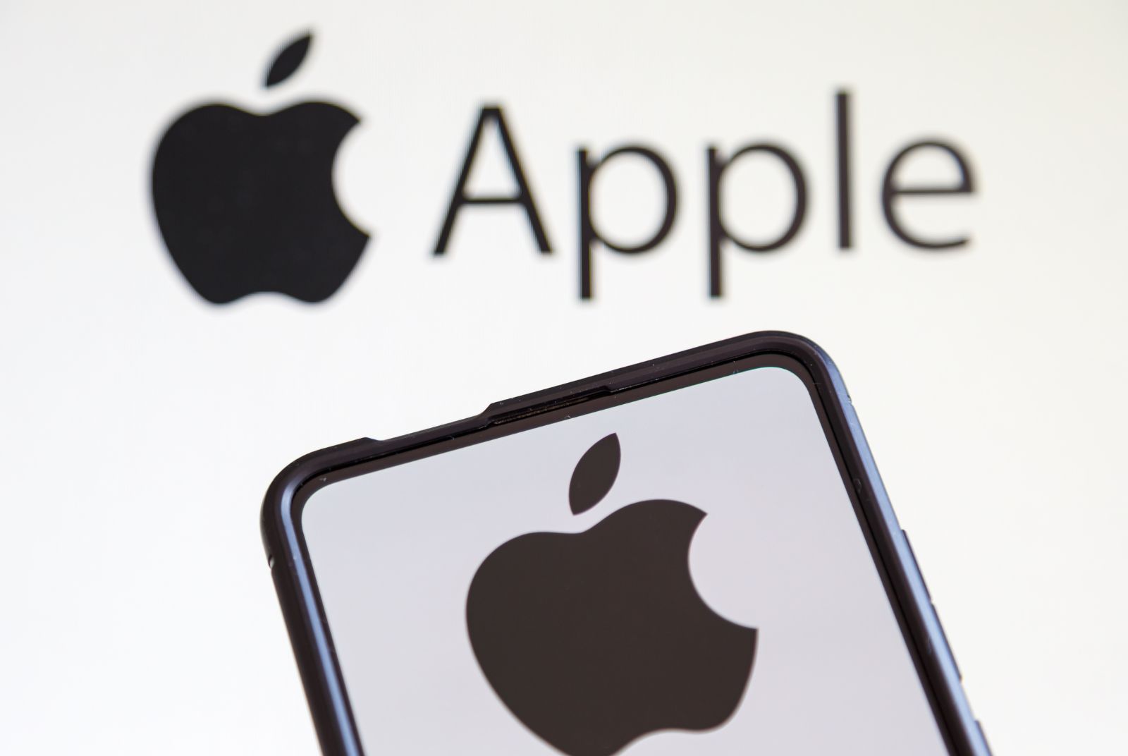 蘋果50年五次轉型，Apple如何透過「信念接力」從瀕臨破產走向全球市值之巔？